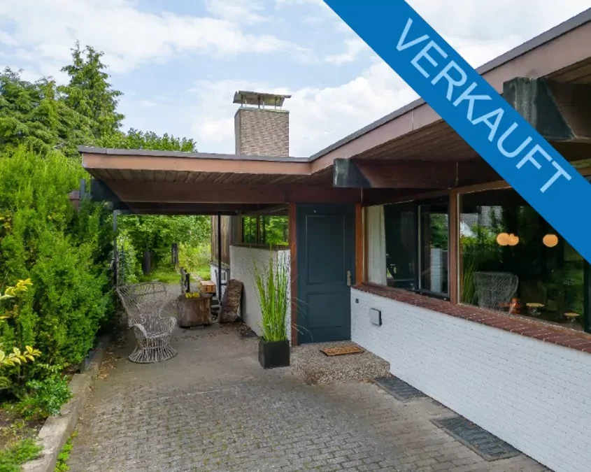Außergewöhnliche Architektur trifft traumhaftes Grundstück in Bargteheide