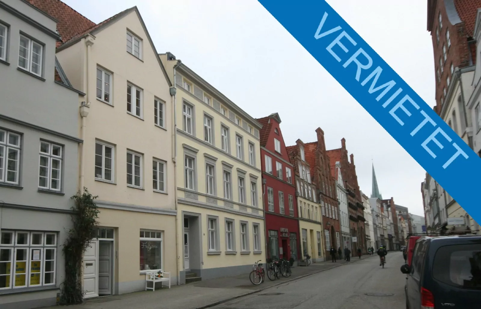 Sanierter Altbau mit Wohnen und Gewerbe in Lübecks Altstadt