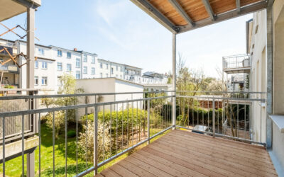 Helle, gepflegte 2 Zimmer Wohnung mit Balkon und Tageslichtbad