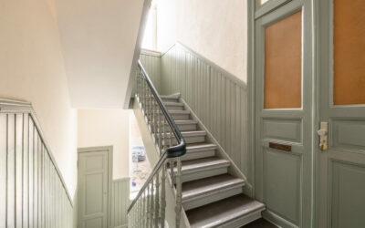 Renovierte 2 Zimmer Wohnung im 2. OG mit Südbalkon und Tageslichtbad, sofort bezugsfrei