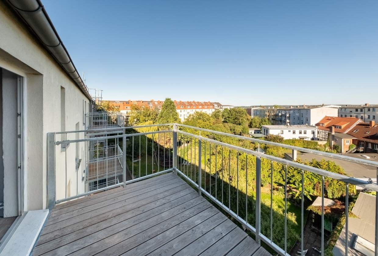 Claussen-Immobilien-013-BRC-Balkon