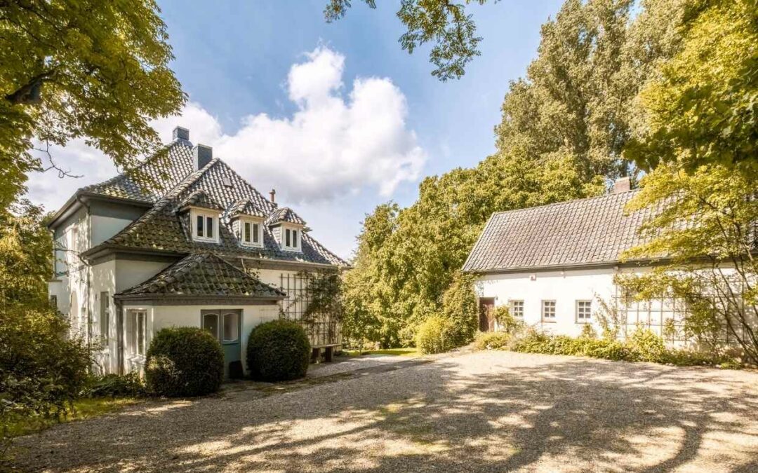 Eindrucksvolle Villa und Atelier aus prominentem Vorbesitz – ein Anwesen mit Geschichte