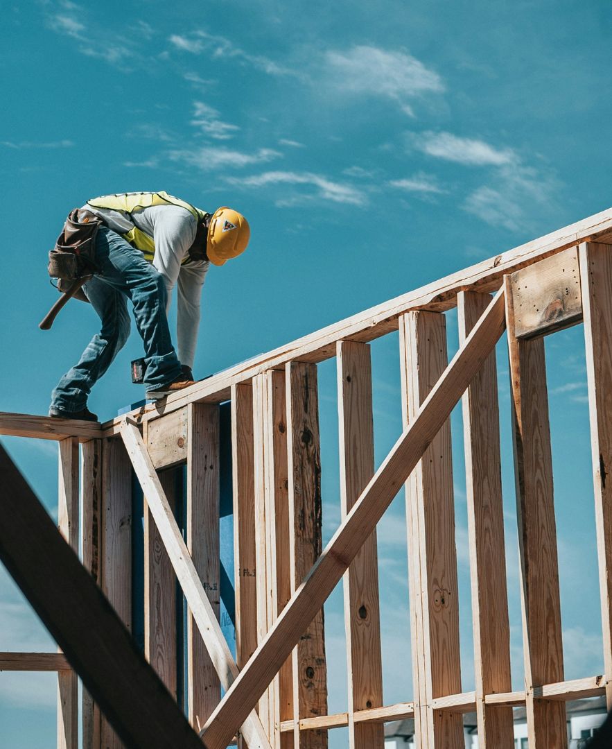 Claussen-Immobilien-Leistungen-fuer-Bautraeger-Headerbild Schön hergerichtetes Ankleidezimmer für Homestaging zur Verkaufsförderung.