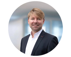 Claussen-Immobilien-Finanzberater-Benjamin-Weidemann-Signal-Iduna