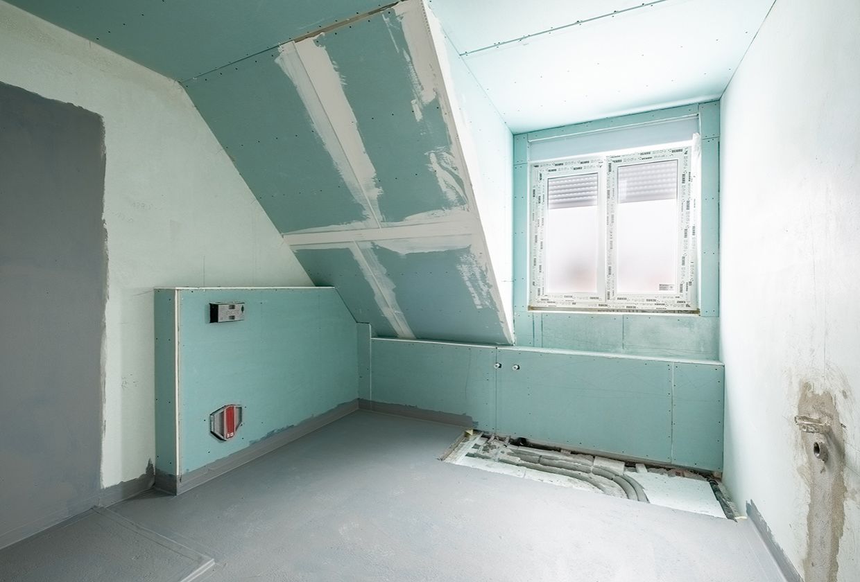 Neubau-Reihenendhaus links Badezimmer vorher