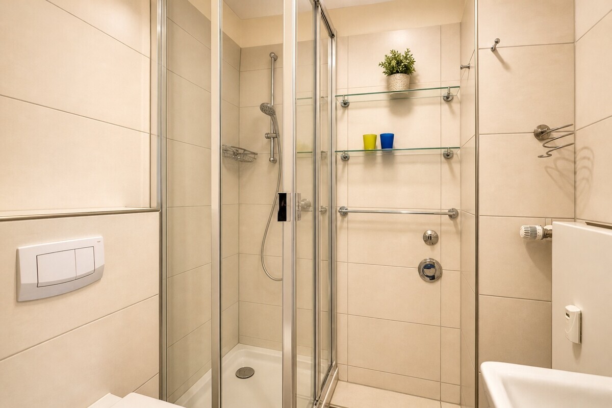 Claussen-Immobilien-Eigentumswohnung-H-217-26-Wicheldorfstrasse-Badezimmer
